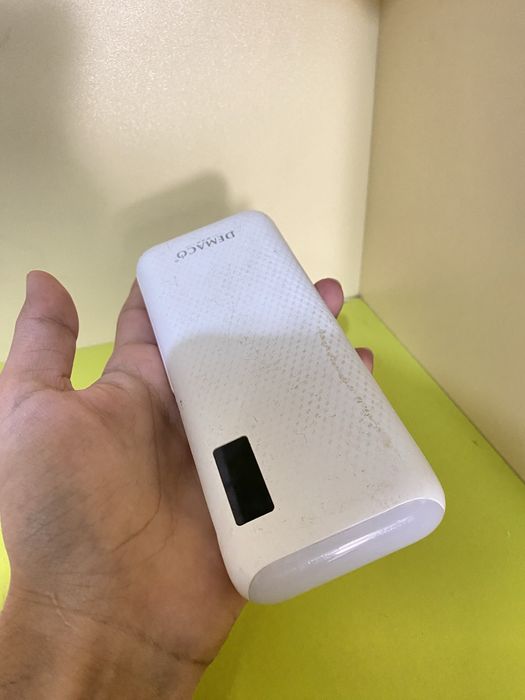 Смарт часы и карманный зарядки