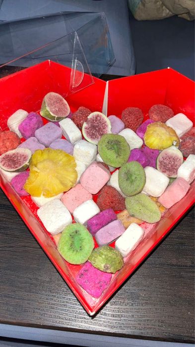 Сублимированными ягодами и фруктами