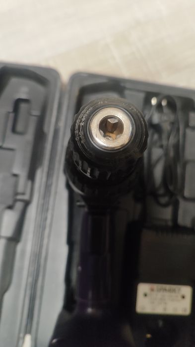 Работещ винтоверт Sparky - пълен комплект, работещи батерии.