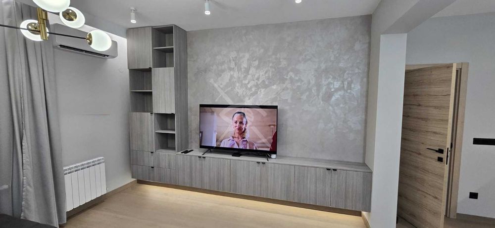 Дава се под наем Двустаен апартамент в София, Център - 60 кв.м за 1250 € - Снимка #2