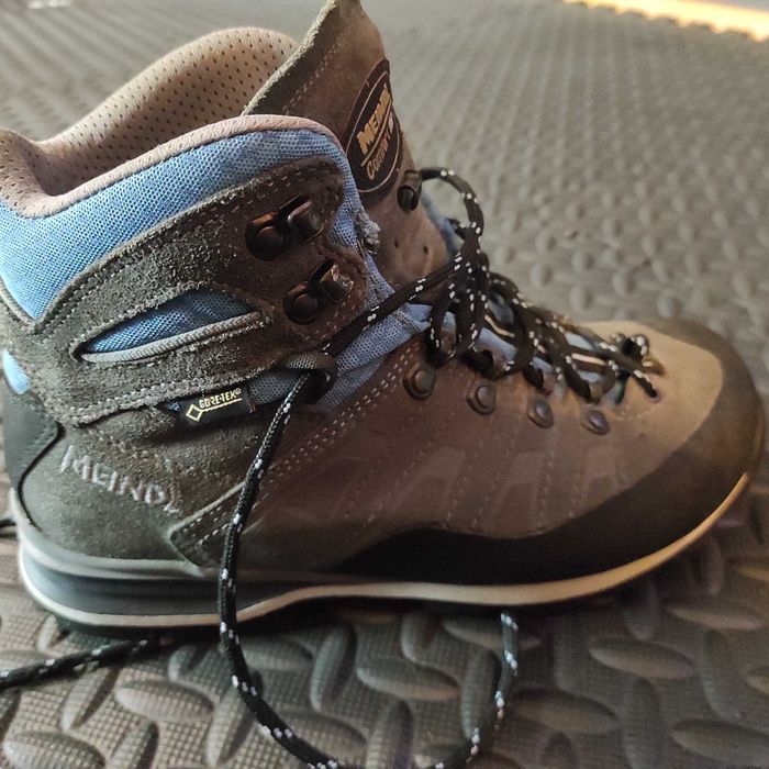 Туристически обувки за  Meindl