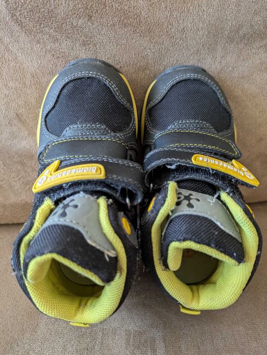 Боти Biomecanics в черно и жълто