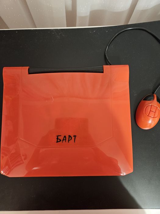 Различни видове играчки в плик и без плик