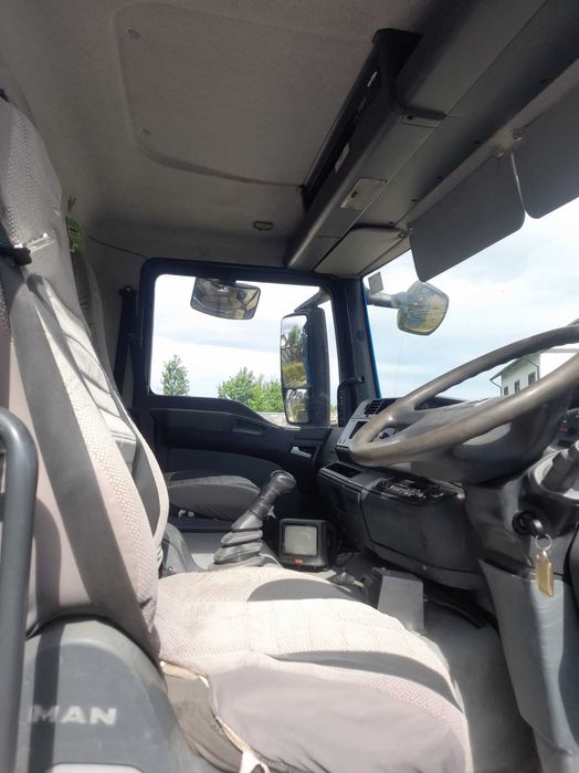Camion basculabil cu macara MAN TGM18.240