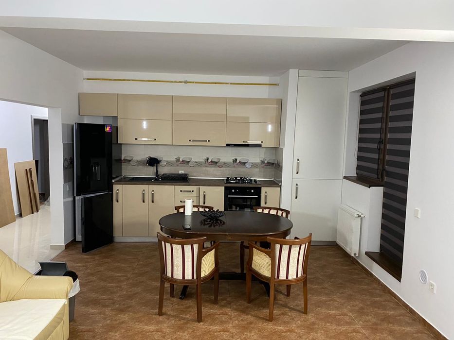 Inchiriez aprtament !!