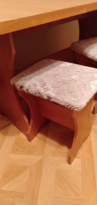 Продам стол со стульями
