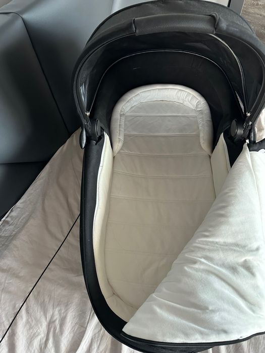 Кош за новородено Cybex Priam 4/ e-Priam Lux