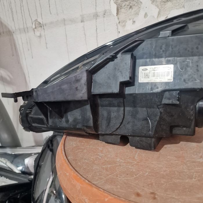 Ford PUMA 2022 десен фар 2бр