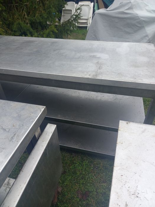 Работна маса от неръждавейка