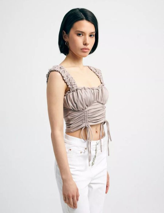 Топ на завязках новый