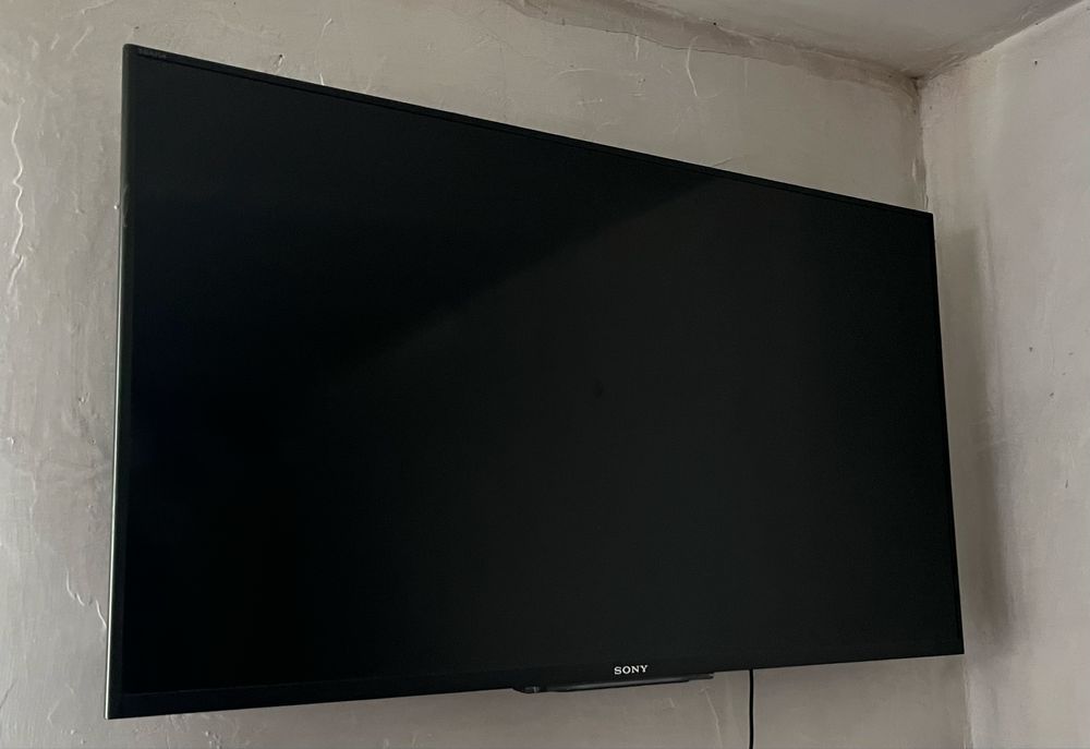 Продам телевизор сони 2014 года на запчасти