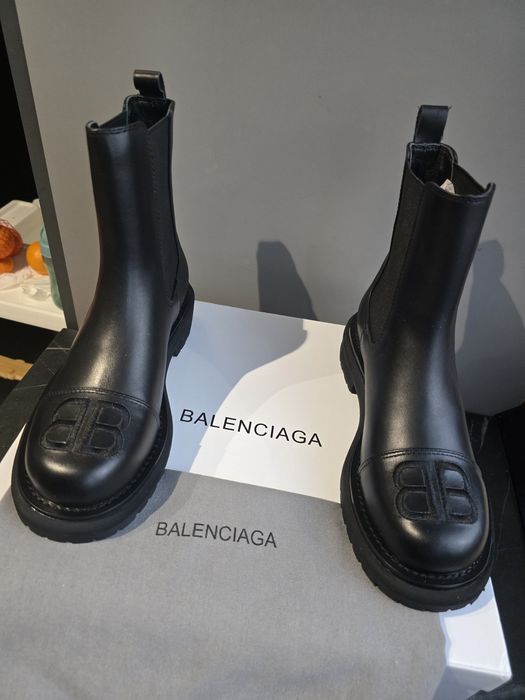 Ghete Balenciaga din piele naturala 37 38 si 39 Noi