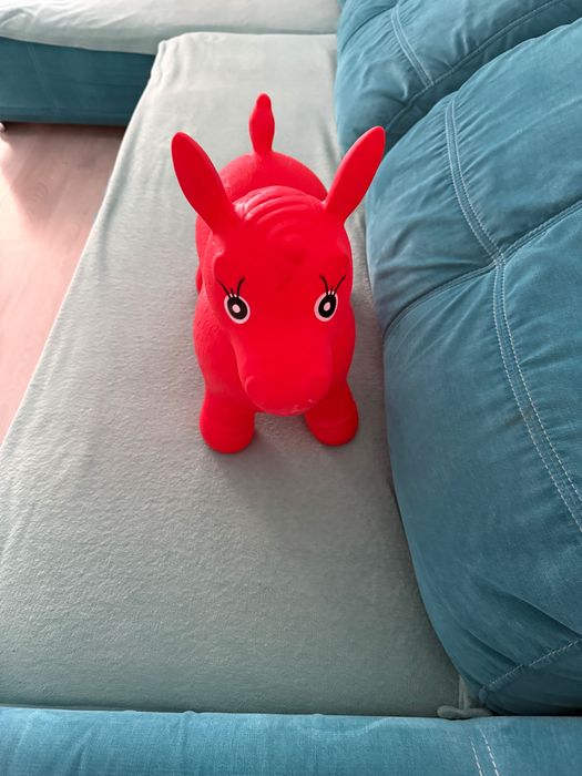 Calut gonflabil de sărit