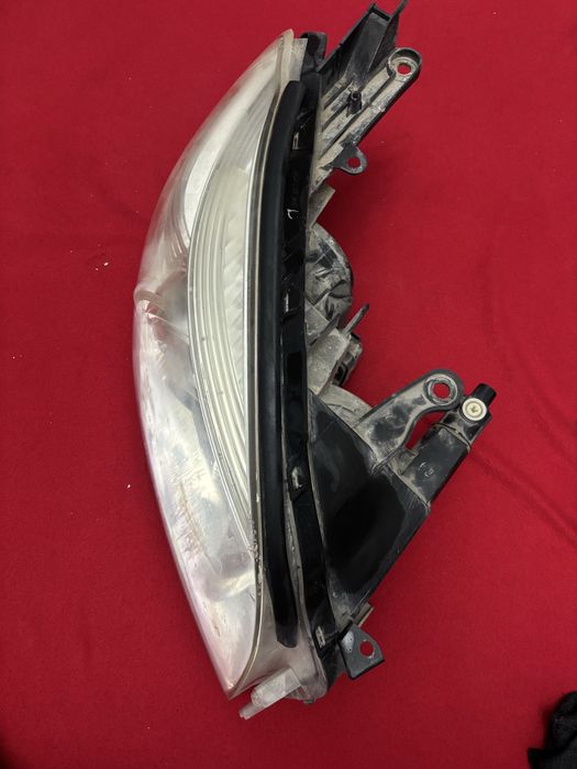 Фар правый Рав4  2006г
