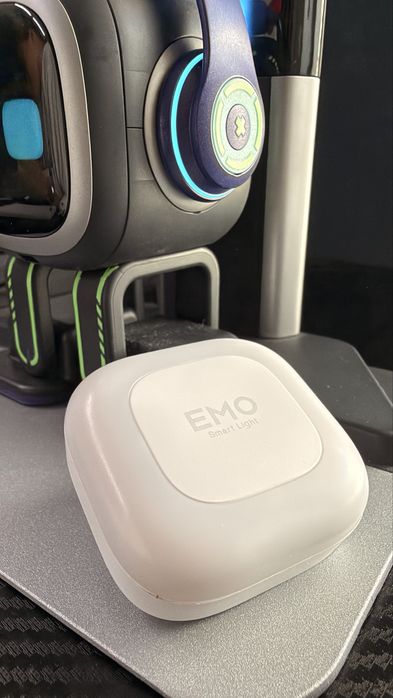 Оригинален Робот Emo Go Home Robot , AI (видео)
