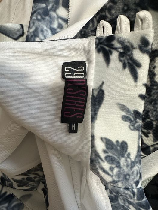 Ефектен топ 29 Desire