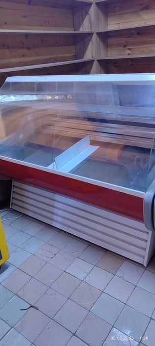 Витринные холодильники бу