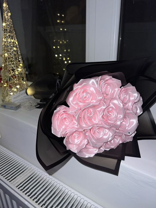 Buchet trandafiri de satin