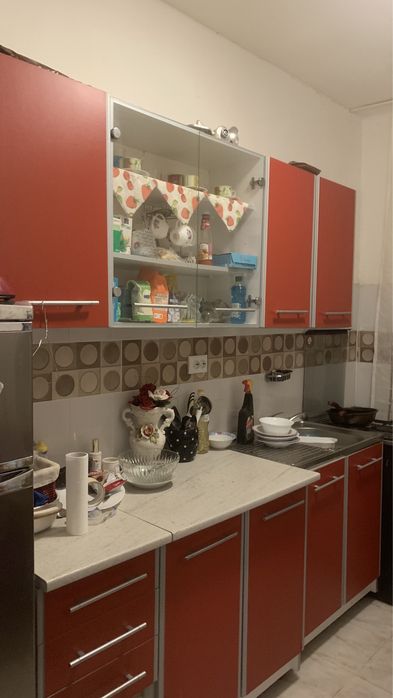 Bucatarie si 2 paturi cu ladă de vanzare