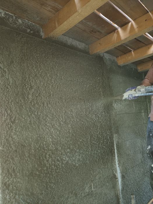 Tencuiala mecanizata