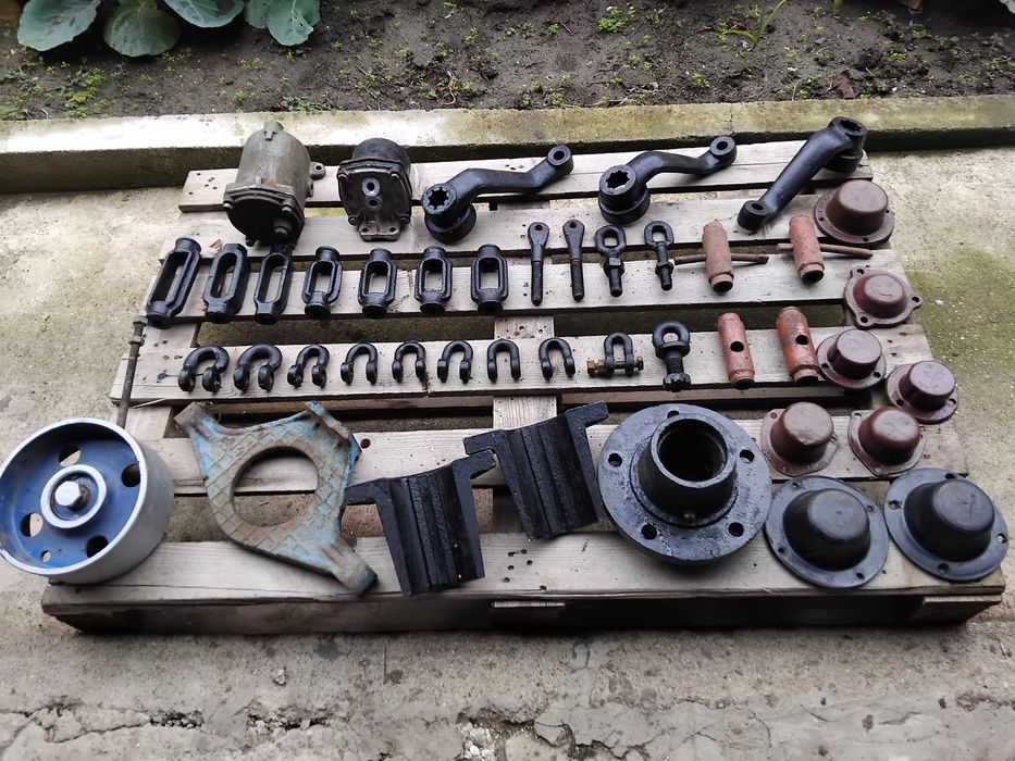 Продавам  разни части и артикули за селскостопански машини