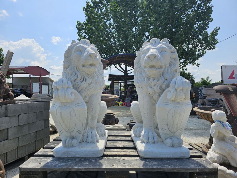 Leu mare din beton,leu din beton,statueta de gradina,statueta beton