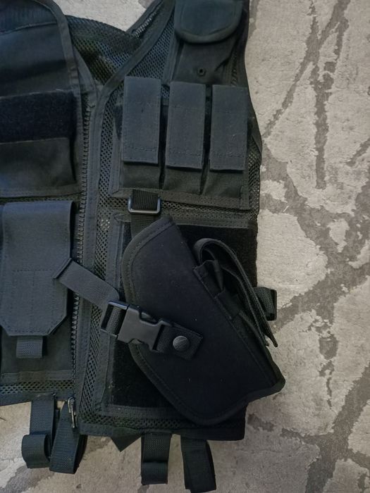 Urgent Vestă tactică profesională pentru pază și poliție – Ca nouă, nefolosită