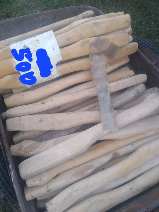 Топорище для топора.