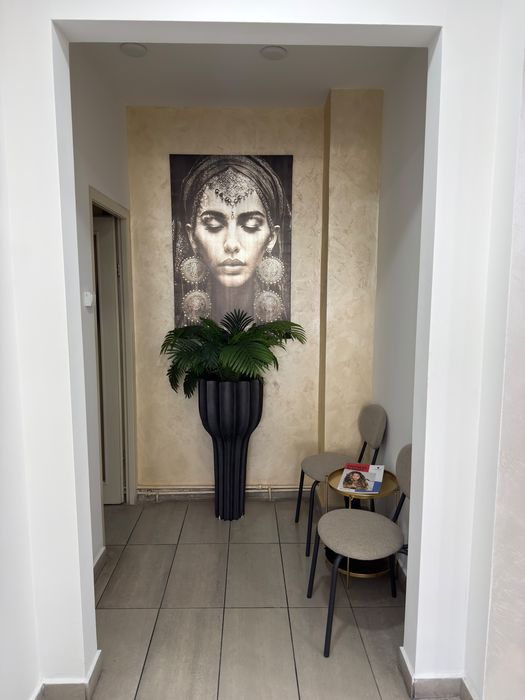 Inchiriez salon