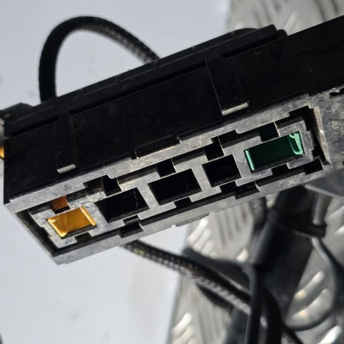 Pretensionare centura stanga fata cu 2 fire Opel Corsa C