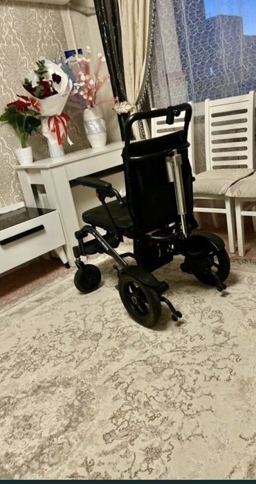 Продам электрическую инвалидную коляску
