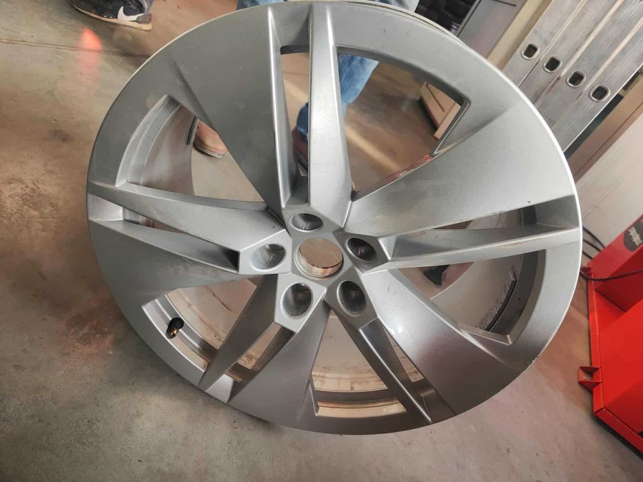 1бр.алуминиева джанта 19цола за Audi