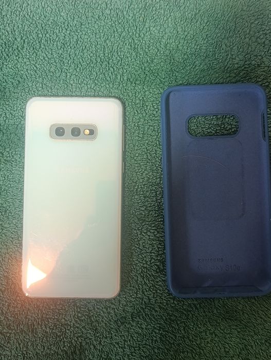 Продам Самсунг Галакси S10E.
