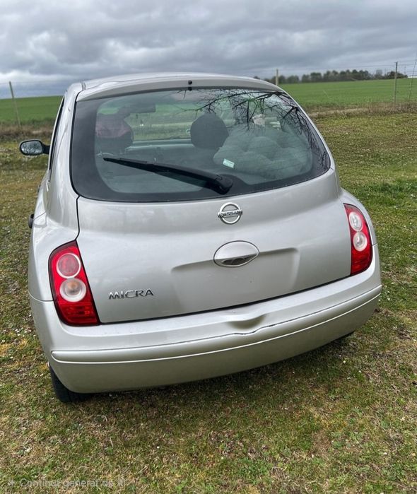 Nissan Micra 4 uși