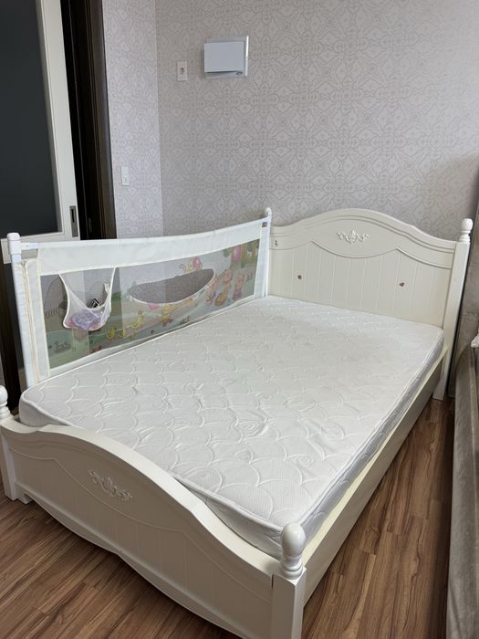 Продам кровать для девочки