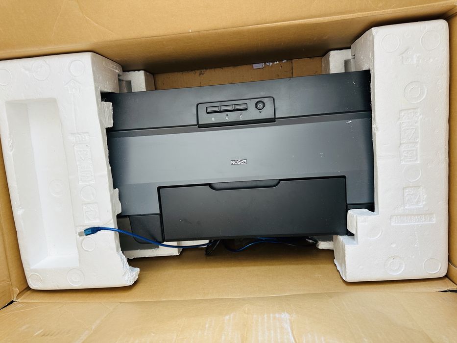 Принтер EPSON почти новый