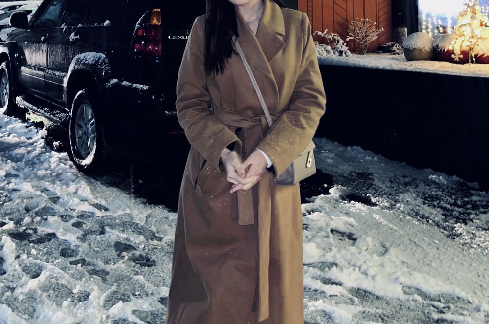 пальто коричневый…….