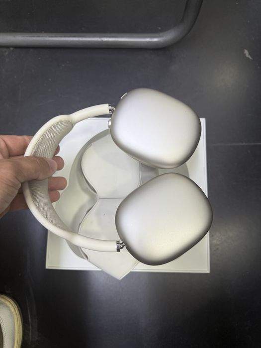 AirPods Max   With Smart case