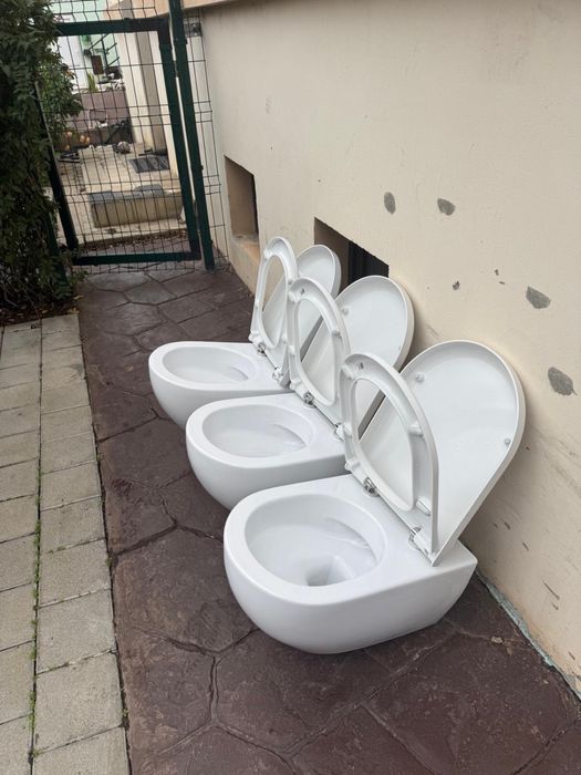 Vas WC toaleta suspendat Flaminia