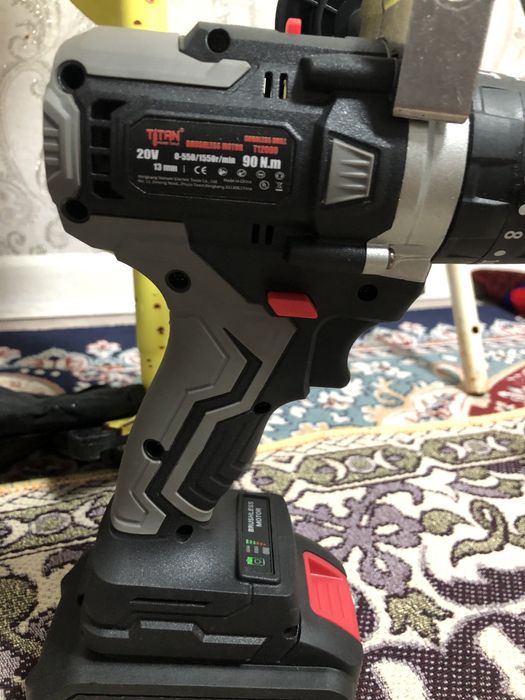 Продам ледобур,шруповерт