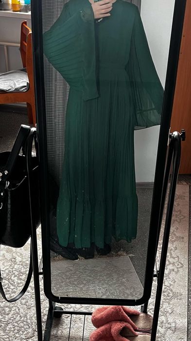 Продам        платье.