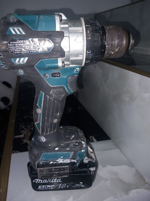 Vând bornasima makita!!!