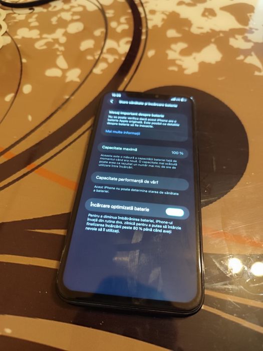 vand iphone 11 pro max sau fac schimb numa ca telefonul are ecranul schimbat si nu e original ecranu