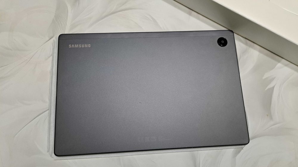 Samsung galaxy tab A8 в хорошем состоянии