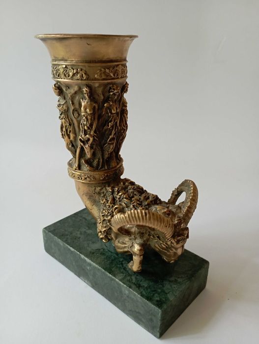 Ритон - бронзова пласитка, авторско произведение