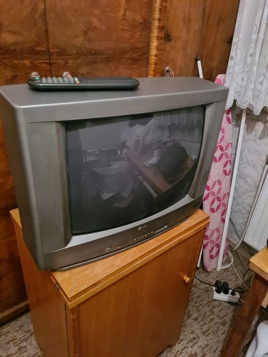 Телевизор LG 21' за сателитна/кабелна телевизия
