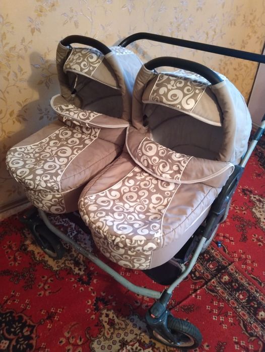 Продам коляску  для двойни