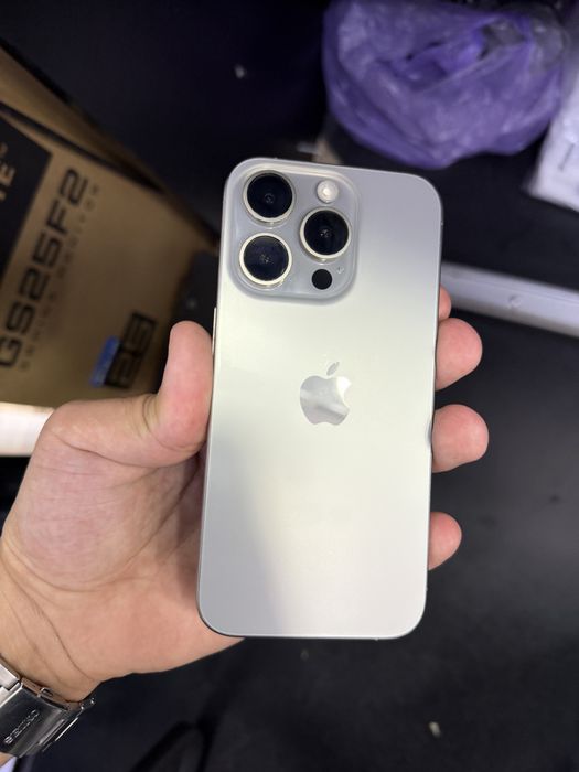 Iphone 15 pro  natural titanium 256