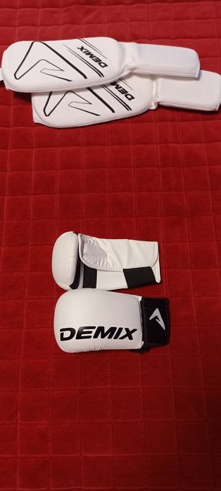 Накладки для каратэ Demix
