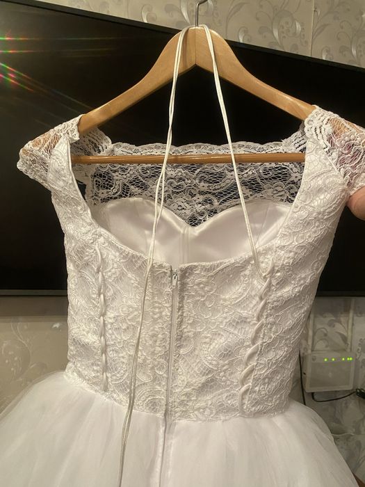 Продам свадебное поатье